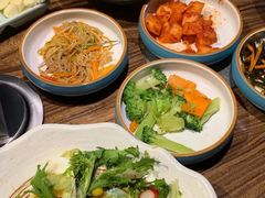 -明洞阿姨·韩式酱蟹烤肉·创意料理(三元桥店)