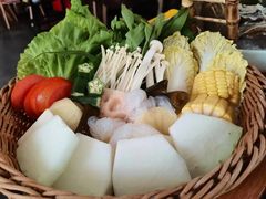 -樾餐厅泰式海鲜火锅(民歌湖店)