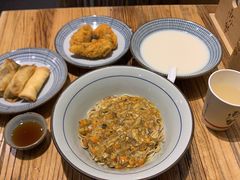 雪菜黄鱼春卷-南小蟹手工點心(三里屯店)