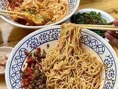 -李与白包子铺(桐梓林店)