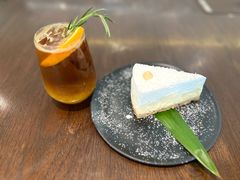 -Chom Cafe and Restaurant