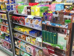 -全家便利店(江湾镇站店)