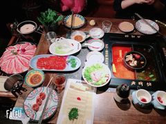 -老牌坊云南鱼豆花火锅(哈西万达店)