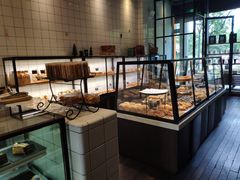 面包甜点陈列柜-81bakery(关山路店)