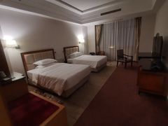 -江门新会碧桂园凤悦凤凰酒店(万达广场店)