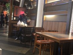 大堂-辣尚瘾·烤鱼·新川菜(交大直营店)