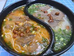 -肇兴特色牛肉粉