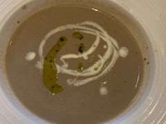 松露蘑菇奶油汤-C&R西班牙餐厅