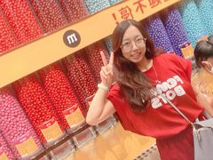 -m豆巧克力世界(上海世茂广场店)