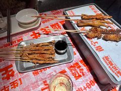 -威记烧嘢·南宁烧烤·超级生牛(绿地店)
