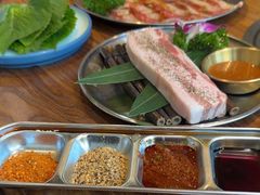 -明洞阿姨·韩式酱蟹烤肉·创意料理(三元桥店)