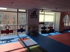 -adidas壹跆运动馆(世纪经贸大厦店)