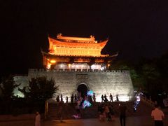 -巴陵广场