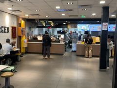 -麦当劳(上海虹桥站30B检票口楼上)