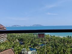 -三亚湾海居雅高铂尔曼度假酒店