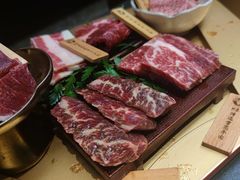 -铭牛烧肉·和牛海鲜自助(高新月牙湖店)