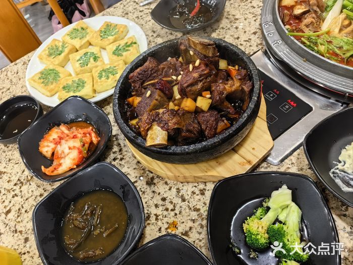 真利味·脊骨火锅·正宗韩国料理(韩乐坊店)图片