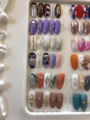 -进巍美甲美睫店