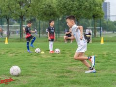 -Riverside河畔少儿足球培训(前滩店)