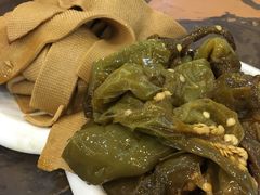 油焖尖椒拼干豆腐-张包铺(道外店)