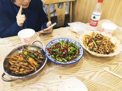 -江城燕子大排档(江汉路步行街店)