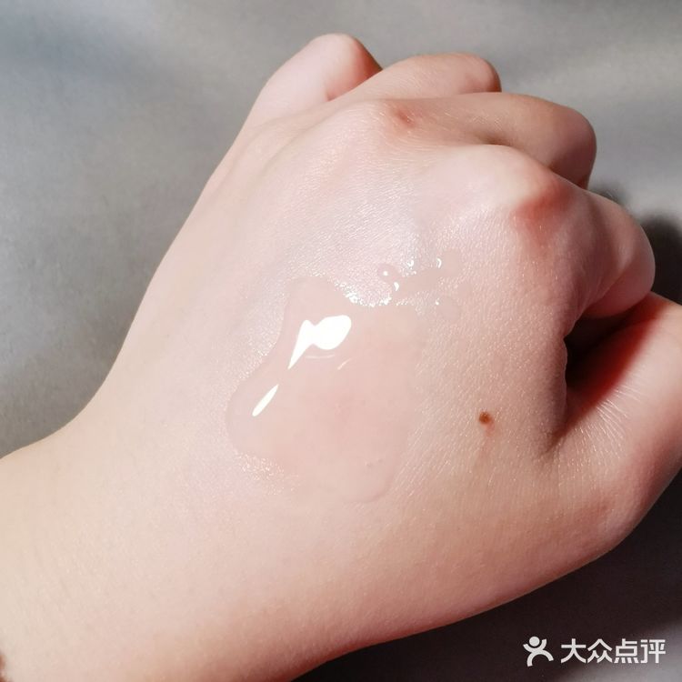 理肤泉特安舒缓修护胜肽精华液