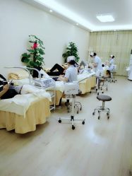 -苗方清颜祛痘·皮肤管理