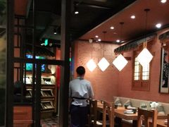 大堂-云海肴·汽锅鸡·云南菜(天山百盛优客店)