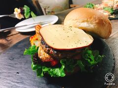 -HIGH FIVE哈福手工汉堡(桂林路店)