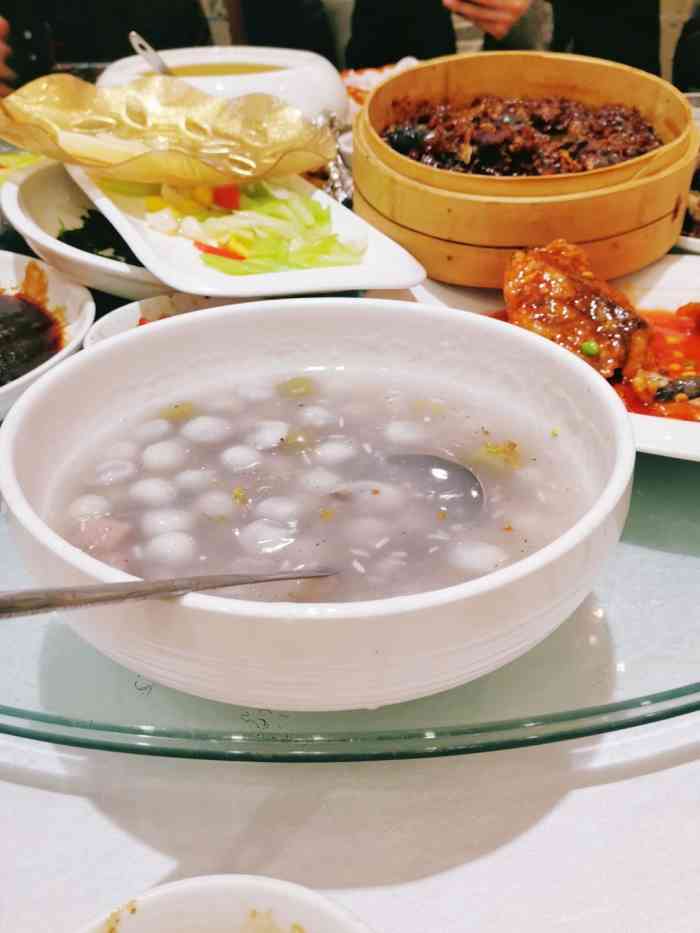 打分 80 /人 这家聚鑫阁的店长是最差的 ,服务