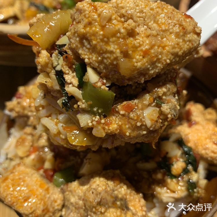 跟朋友四个人点了几个菜全部吃光！小吉星鱼籽鱼泡钵好好吃！