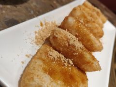 红糖糍粑-沪小二炭火蛙锅(淮海中路美食不夜城店)