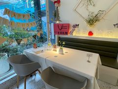 -春树下·树屋花房西餐厅(罍街AS1980店)