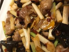 -兔行天下-鸿鹤鲜锅兔(中海国际店)