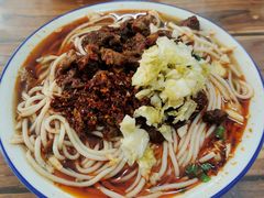 -珀玉莲花白米线店