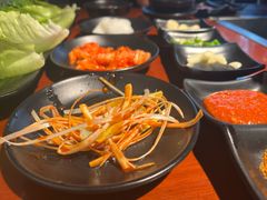 -肉甲韩国木炭烤肉(新壹街1店)