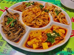 小吃五拼-令氏家外家周秦食府(高新店)