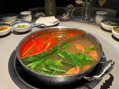 -伴山牛贵州黄牛肉火锅·苗疆非遗艺术餐厅(上海首店)