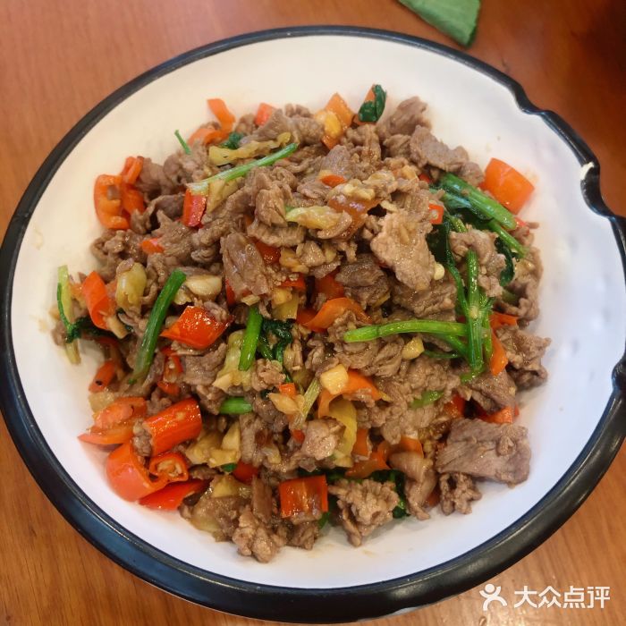 璇宫美食街十秒生炒牛肉图片