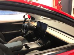 -TESLA 特斯拉(上海太古汇体验店)