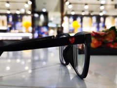 -宏宇眼镜蔡司依视路折扣店(兆佳眼镜城店)