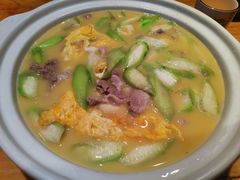 -帅巴人舅母子腊蹄民俗村