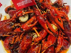 油焖小龙虾-侠舍·江湖小龙虾大排档(沌口总店)