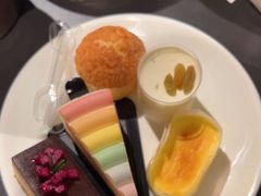 -钱小奴海鲜自助黑金店(杭州滨江龙湖店)