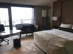 -上海滴水湖皇冠假日酒店