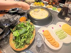 -大匠工房古船木艺术餐厅·猪肚鸡专门店(长白仙岛店)