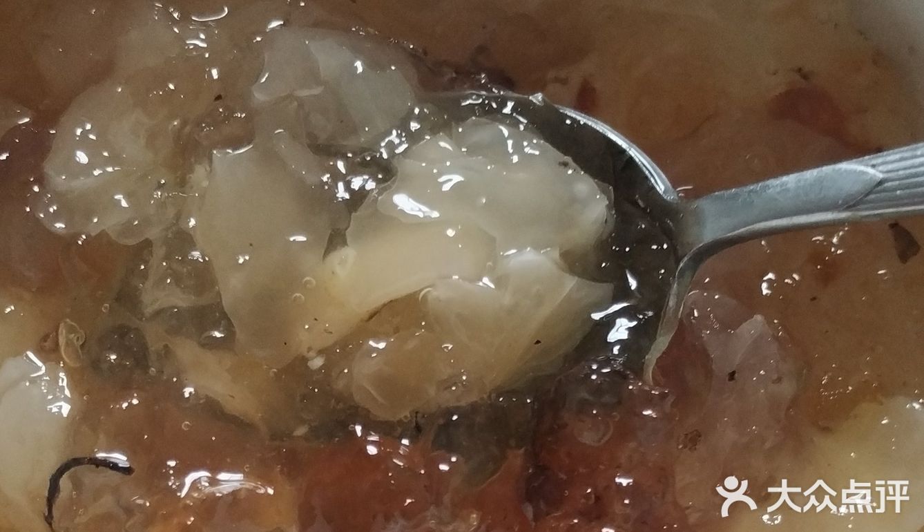胶原蛋白满满，然后可以增加银耳汤的粘稠度