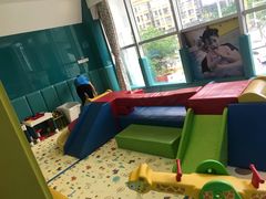 -澳优国际亲子游泳早教俱乐部(人和天地店)