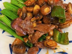 杂菇牛肉炒菜心-六婶西关小厨(光塔路店)