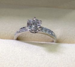 -威德钻石-克拉钻大本营(南京东路店)